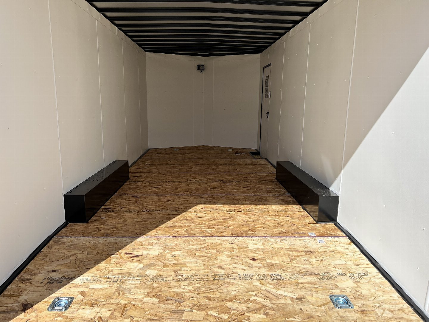 New NEW 2026 AERO 8.5x20 +2’V, 7’ TALL, WHITE Interior, BLACKOUT  EDITION- QUALITY Aluminum Wheels Enclosed Car Hauler Trailer
