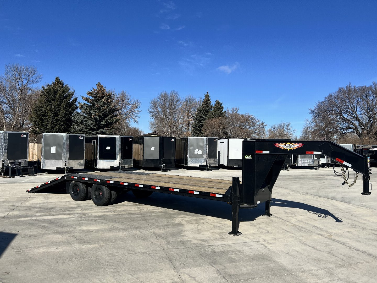 New 2025 H&H 30’ Gooseneck 21 ft Flat with Hydraulic 9 ft Dovetail Hydraulic Jacks, Key Fob Remote 25.9K Tandem Dual axles