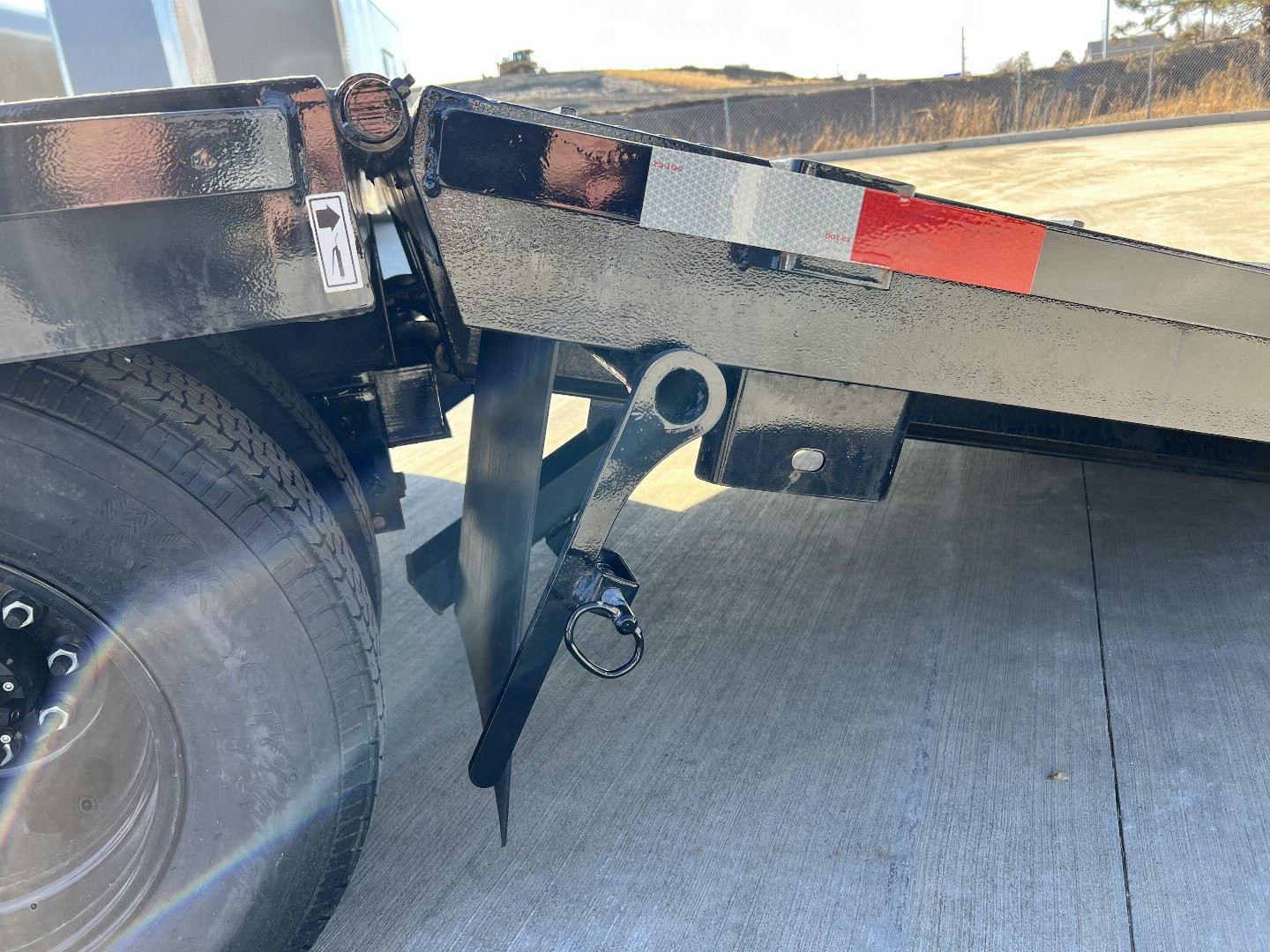 New 2025 H&H 30’ Gooseneck 21 ft Flat with Hydraulic 9 ft Dovetail Hydraulic Jacks, Key Fob Remote 25.9K Tandem Dual axles