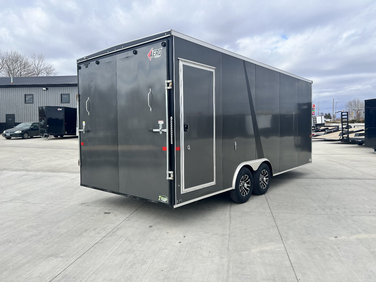 Used 2023 AERO 8.5x20 +2’V SNOW BEAR EXTRA TALL 7’ 7” QUALITY Enclosed Rear Ramp Car Hauler Cargo Trailer