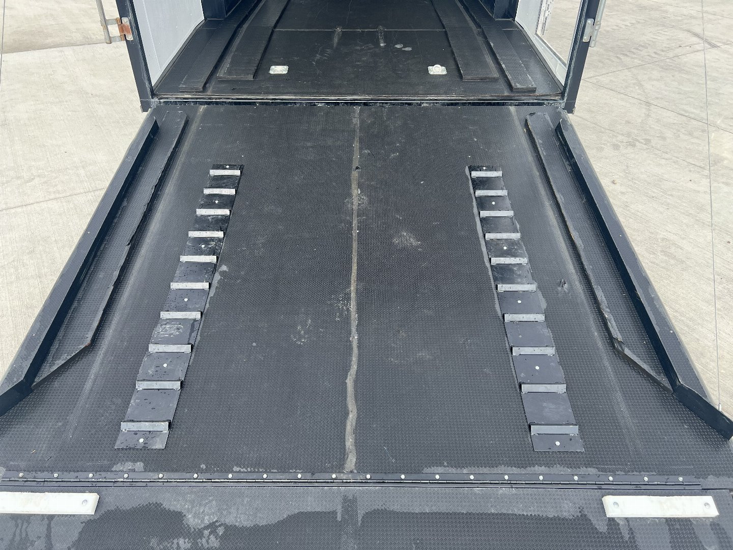 Used 2023 AERO 8.5x20 +2’V SNOW BEAR EXTRA TALL 7’ 7” QUALITY Enclosed Rear Ramp Car Hauler Cargo Trailer