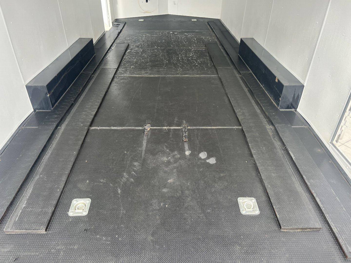 Used 2023 AERO 8.5x20 +2’V SNOW BEAR EXTRA TALL 7’ 7” QUALITY Enclosed Rear Ramp Car Hauler Cargo Trailer
