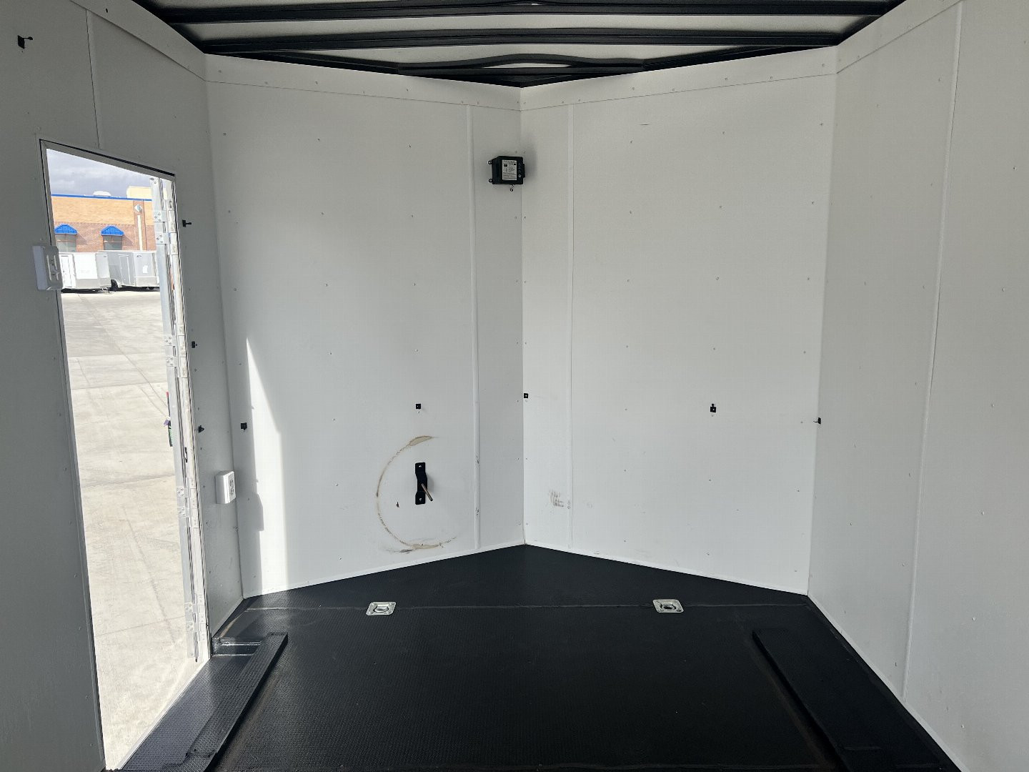 Used 2023 AERO 8.5x20 +2’V SNOW BEAR EXTRA TALL 7’ 7” QUALITY Enclosed Rear Ramp Car Hauler Cargo Trailer
