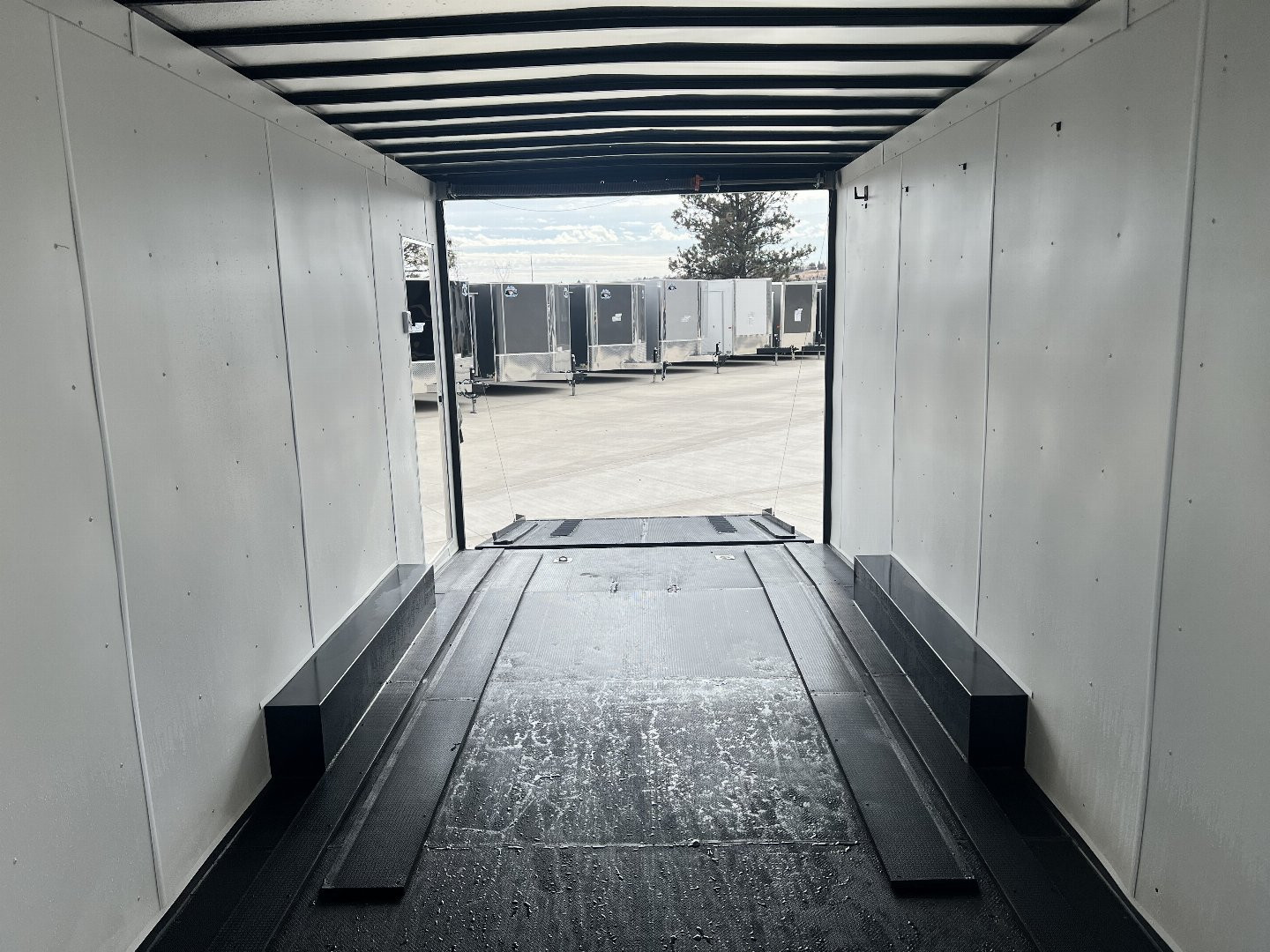Used 2023 AERO 8.5x20 +2’V SNOW BEAR EXTRA TALL 7’ 7” QUALITY Enclosed Rear Ramp Car Hauler Cargo Trailer