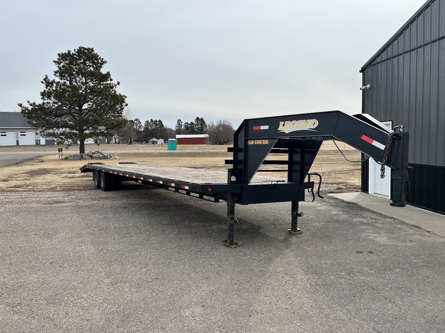Used 2018 Legend 40ft Gooseneck with 2-12,000 lb axles