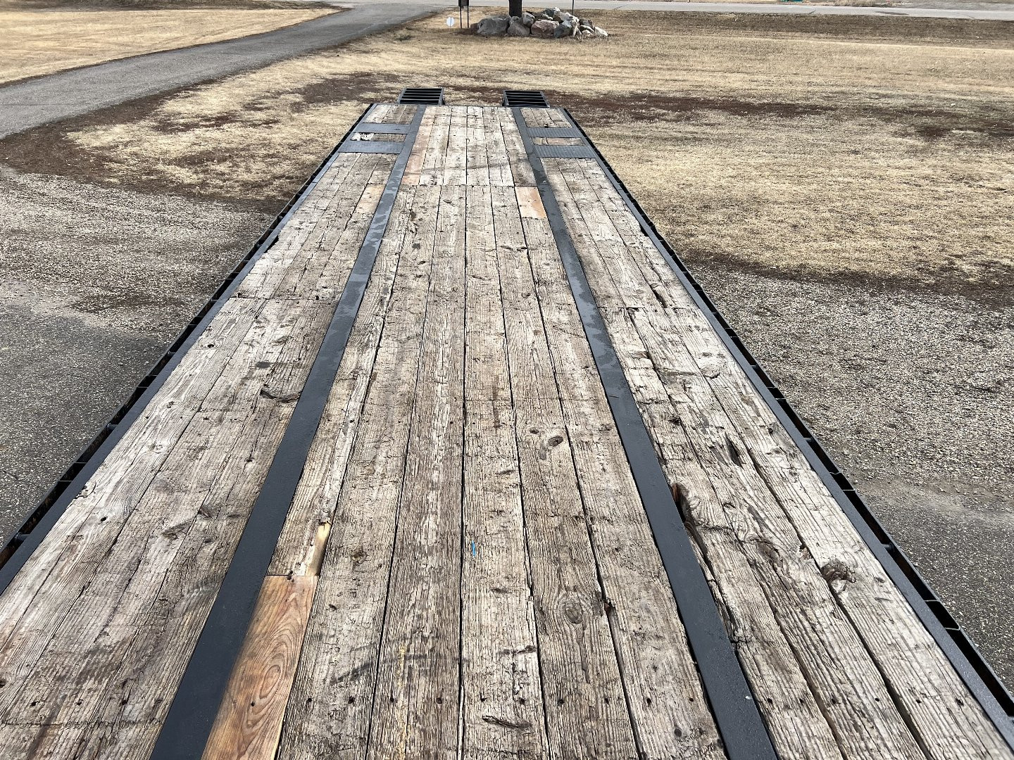 Used 2018 Legend 40ft Gooseneck with 2-12,000 lb axles