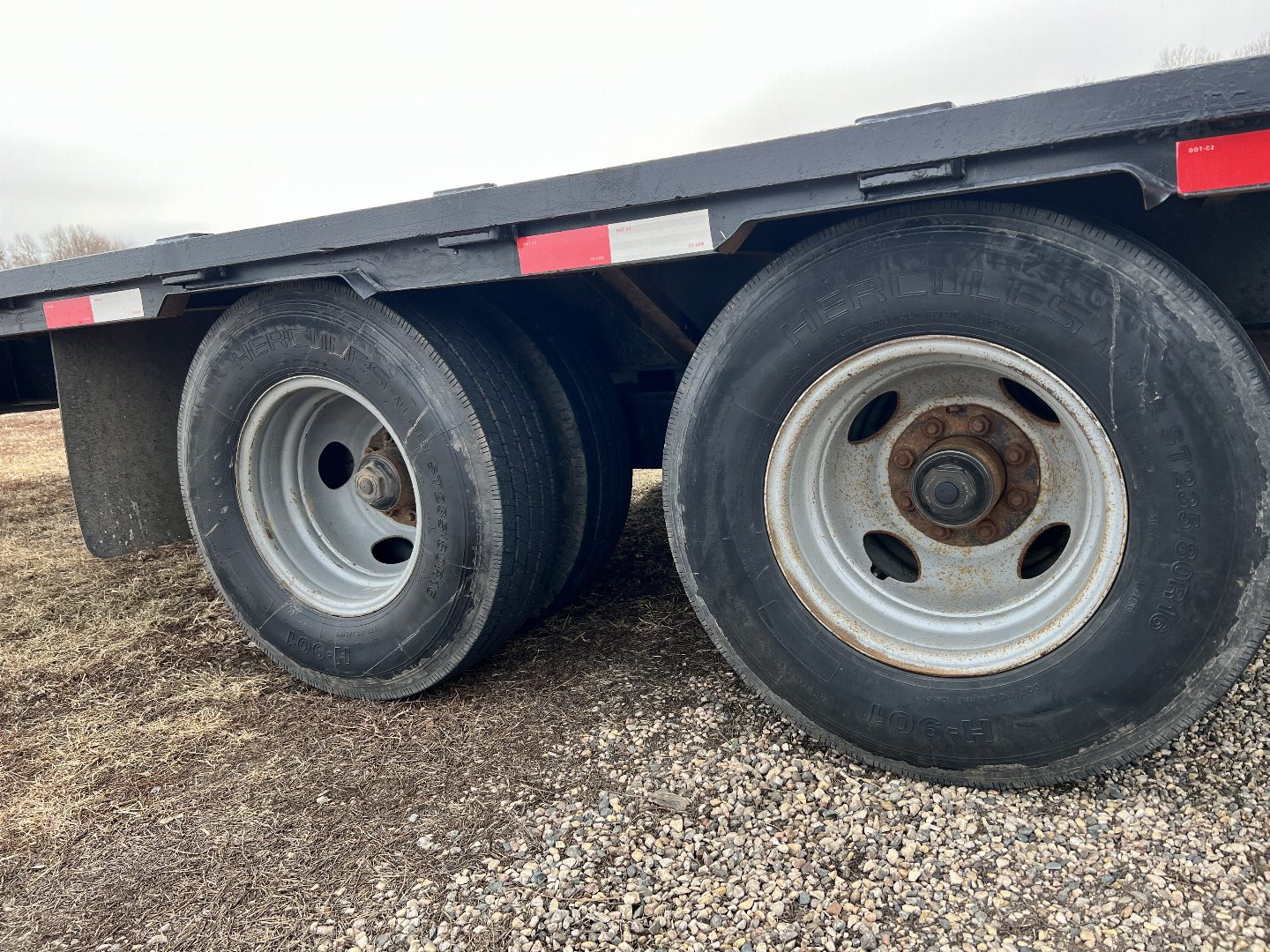 Used 2018 Legend 40ft Gooseneck with 2-12,000 lb axles