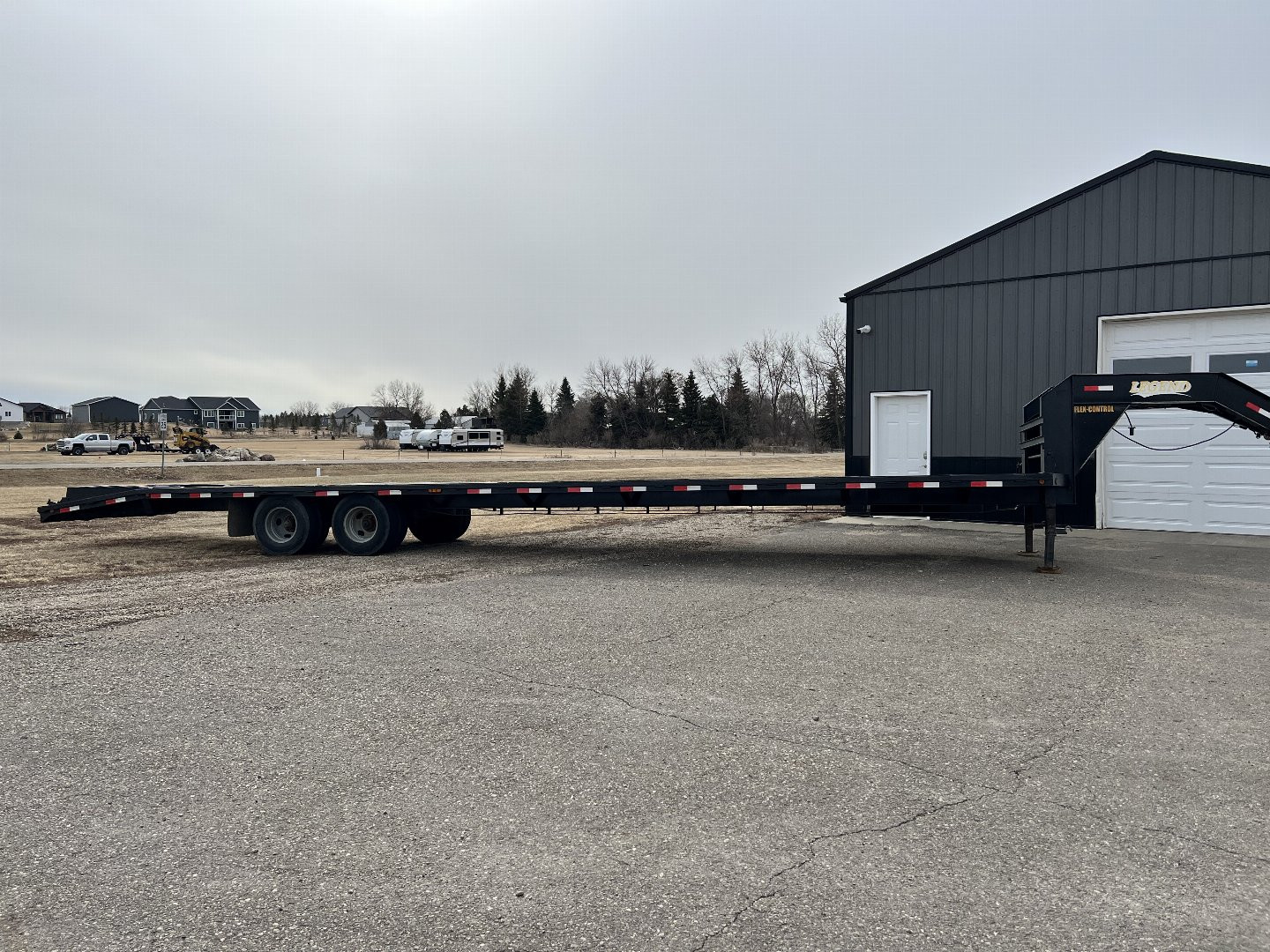 Used 2018 Legend 40ft Gooseneck with 2-12,000 lb axles