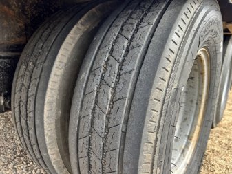 Used 2018 Legend 40ft Gooseneck with 2-12,000 lb axles