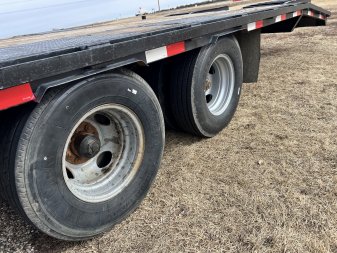 Used 2018 Legend 40ft Gooseneck with 2-12,000 lb axles