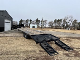 Used 2018 Legend 40ft Gooseneck with 2-12,000 lb axles