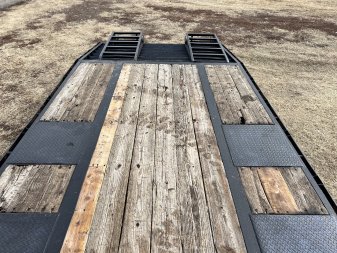 Used 2018 Legend 40ft Gooseneck with 2-12,000 lb axles