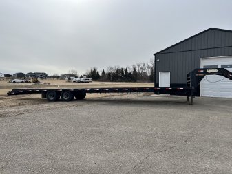 Used 2018 Legend 40ft Gooseneck with 2-12,000 lb axles