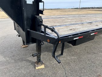 Used 2018 Legend 40ft Gooseneck with 2-12,000 lb axles