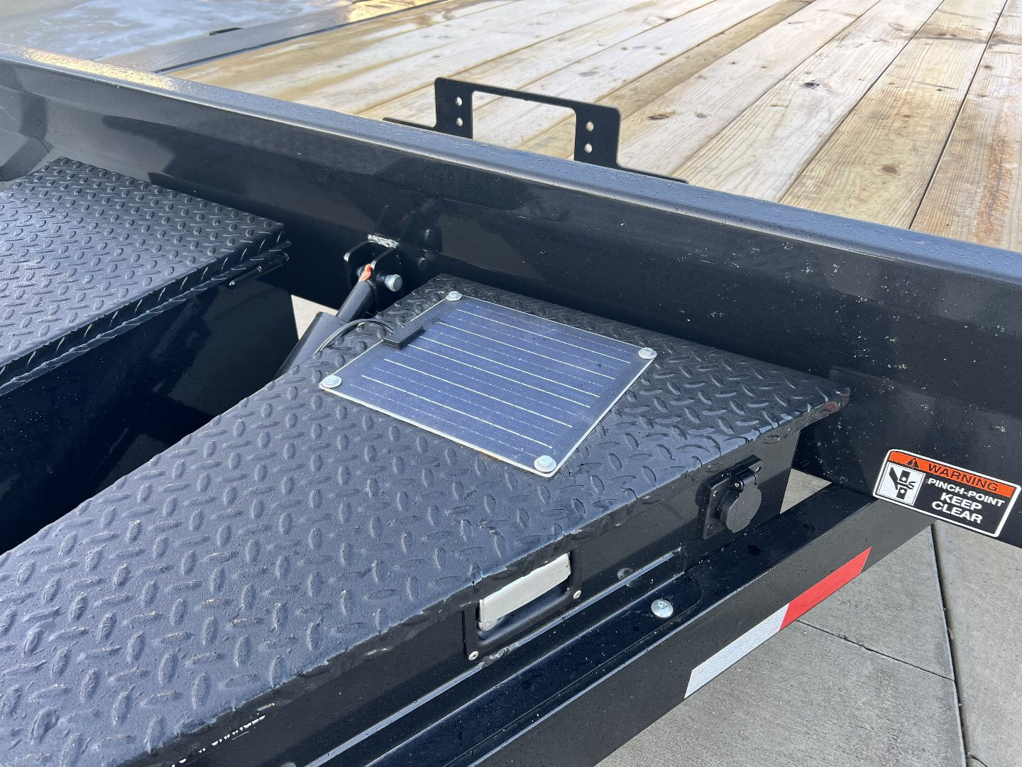 New NEW 2025 H&H Speedloader 24’ POWER TILT Drive Over Fender flatbed EXTRA WIDE 102” 2-7000 lb axles = 14K