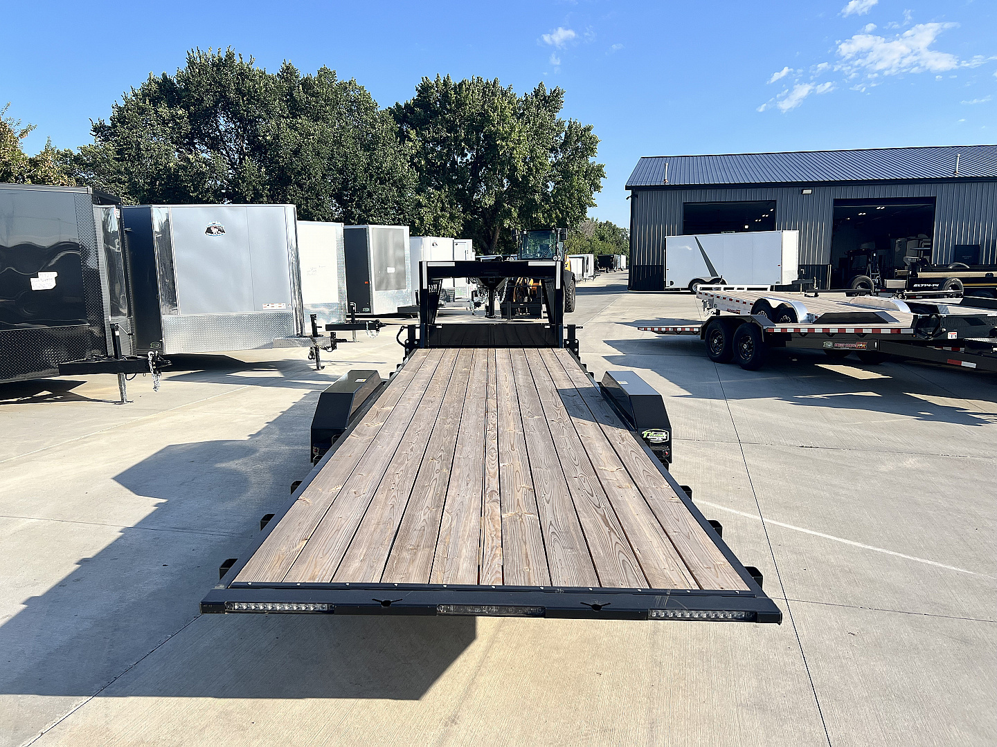 New 2025 H&H Gooseneck POWER TILT 24' 2-7000lb  axles=14K DRIVE OVER FENDER Car Hauler Trailer