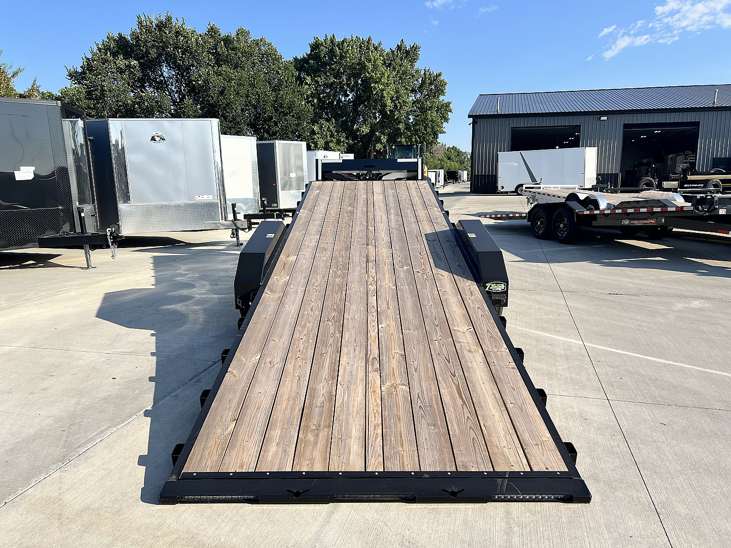 New 2025 H&H Gooseneck POWER TILT 24' 2-7000lb  axles=14K DRIVE OVER FENDER Car Hauler Trailer