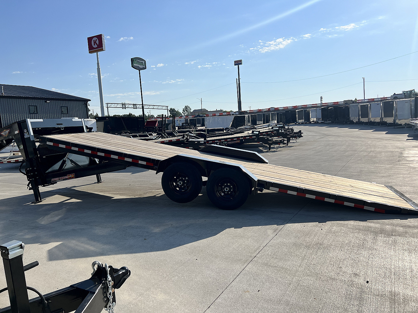 New 2025 H&H Gooseneck POWER TILT 24' 2-7000lb  axles=14K DRIVE OVER FENDER Car Hauler Trailer