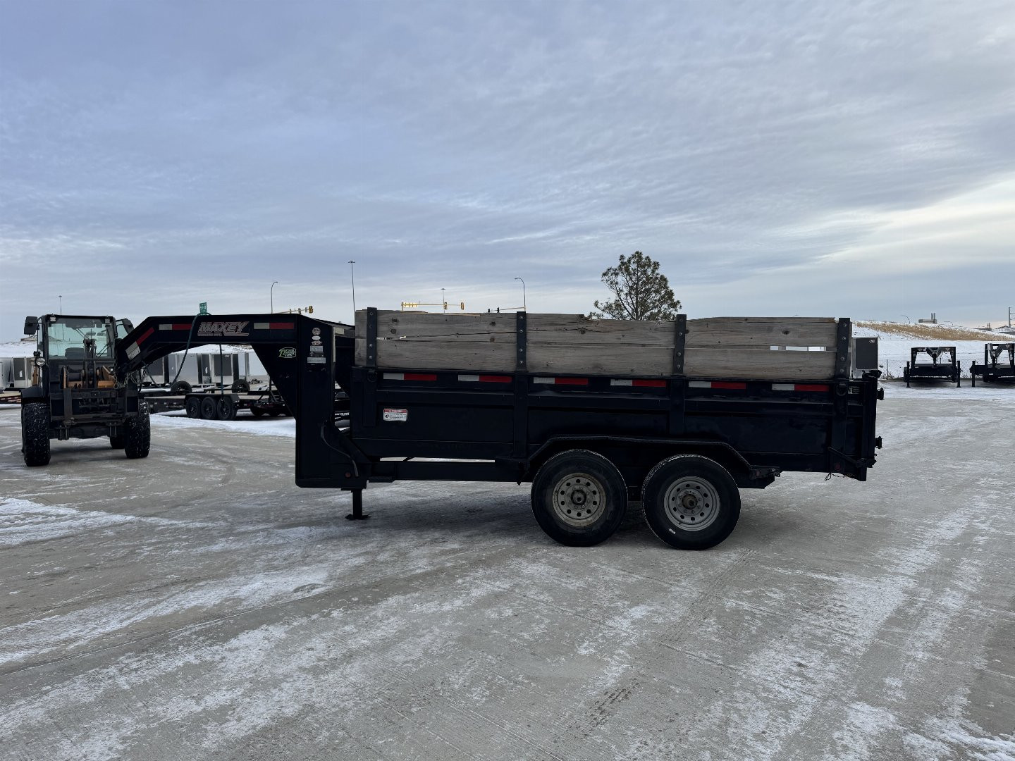 Used 2015 Maxey Trailers gsnk dump Dump Trailer
