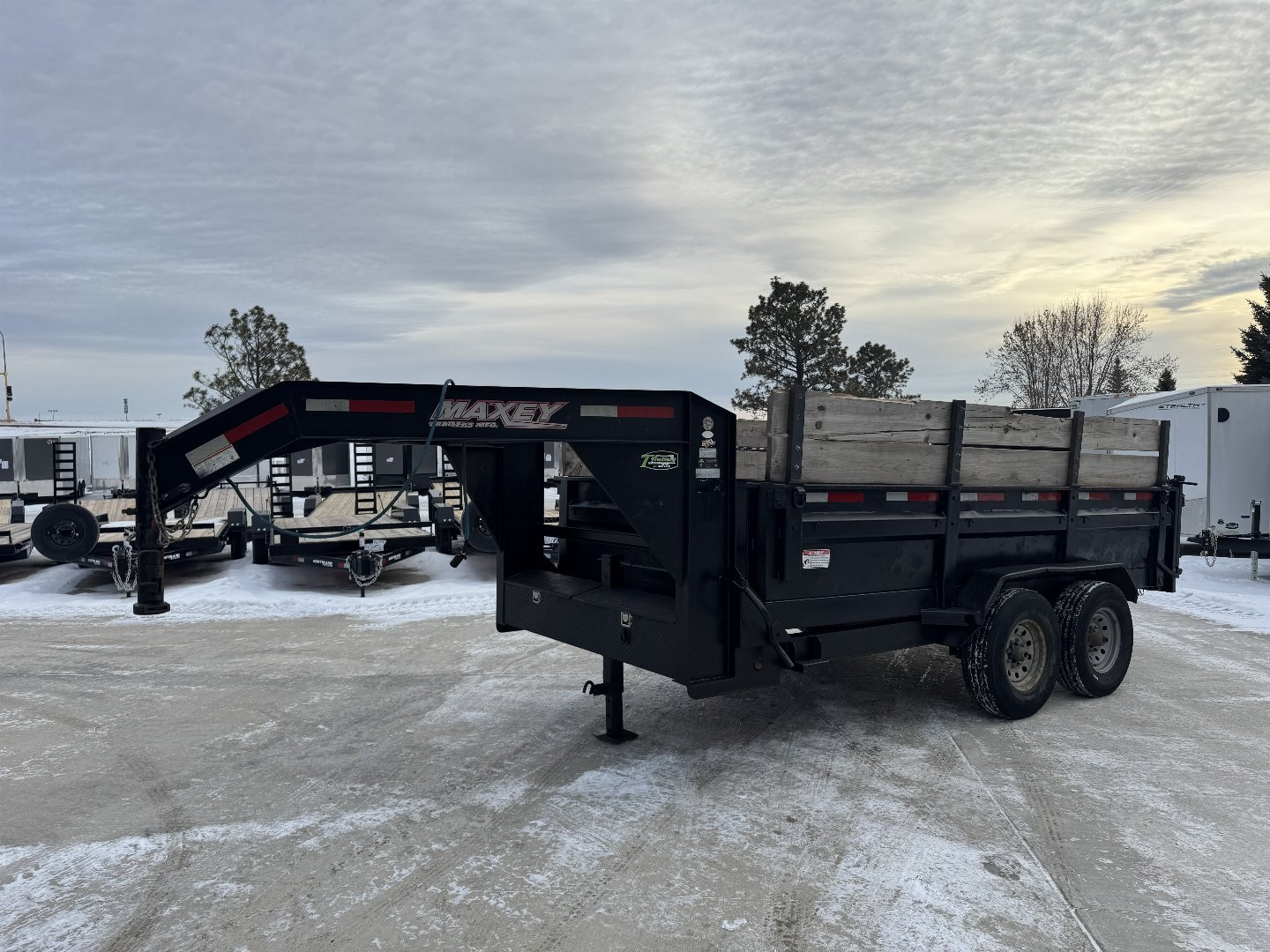 Used 2015 Maxey Trailers gsnk dump Dump Trailer