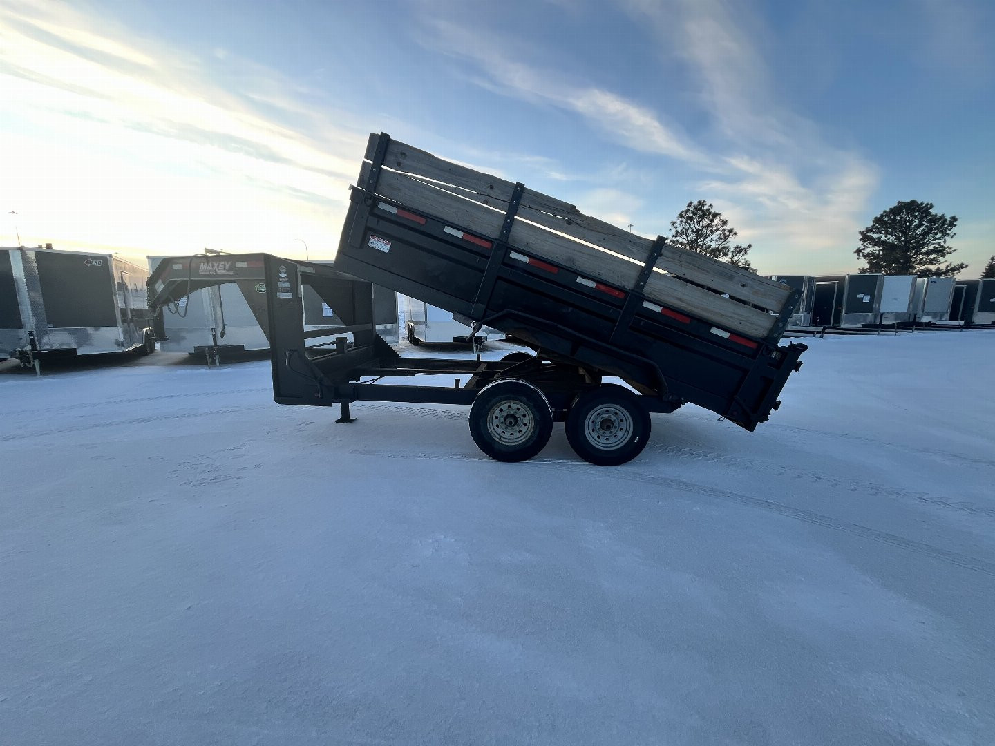 Used 2015 Maxey Trailers gsnk dump Dump Trailer