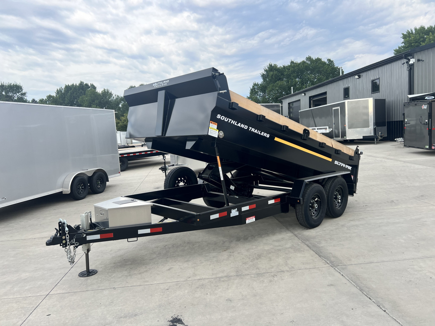 New NEW 2025 Southland 14ft HYDRUALIC JACK Low Profile Dump Trailer 2-7000 lb axles =14K with Ramps