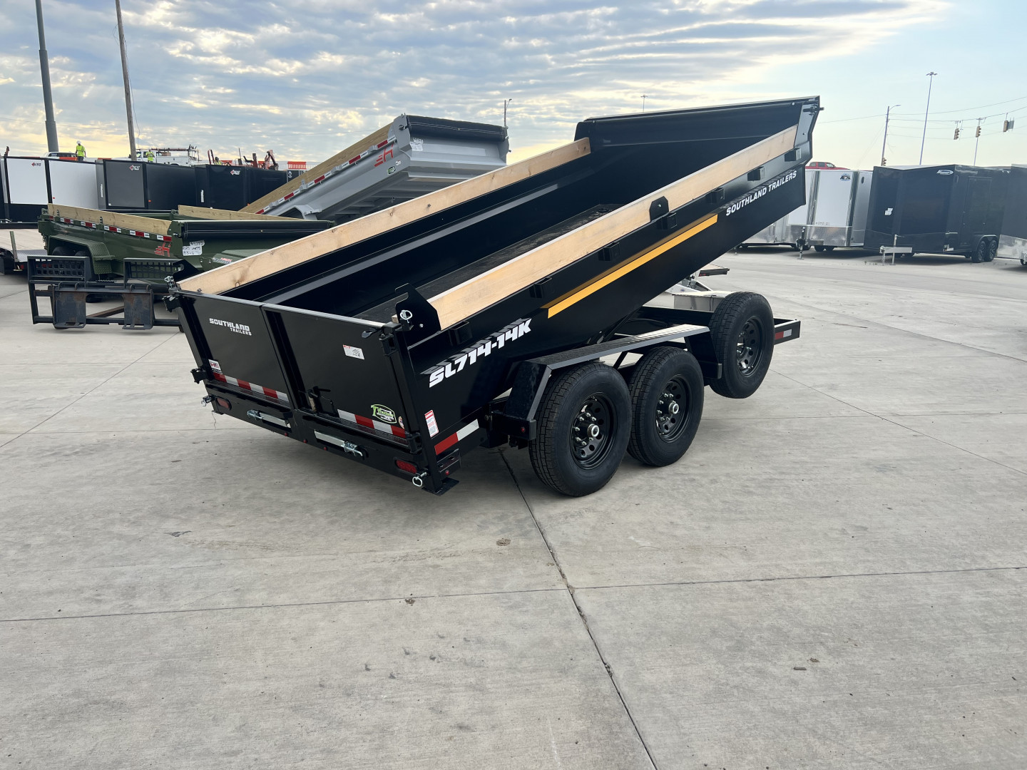 New NEW 2025 Southland 14ft HYDRUALIC JACK Low Profile Dump Trailer 2-7000 lb axles =14K with Ramps