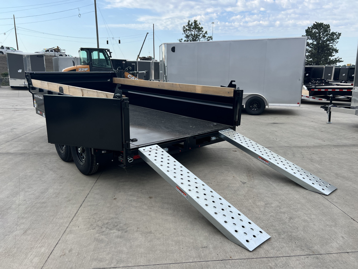 New NEW 2025 Southland 14ft HYDRUALIC JACK Low Profile Dump Trailer 2-7000 lb axles =14K with Ramps