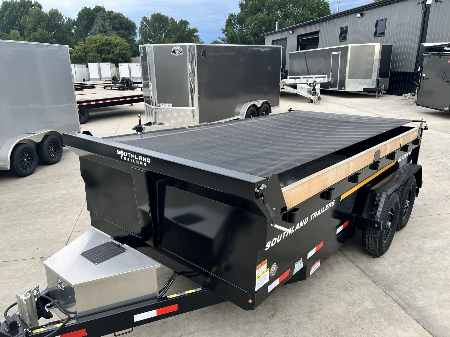 New NEW 2025 Southland 14ft HYDRUALIC JACK Low Profile Dump Trailer 2-7000 lb axles =14K with Ramps