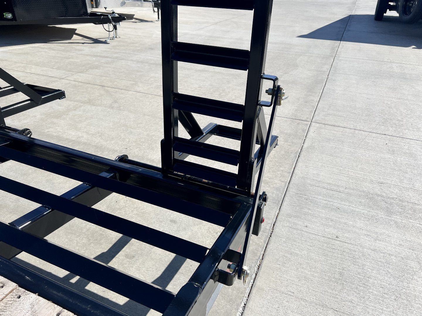 New 2025 Southland 20’ Flatbed 2-7000lb axles =14K Dovetail Trailer Fold Up Ramps