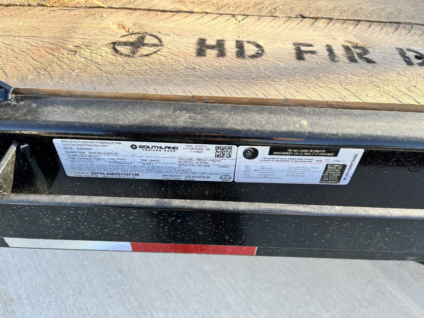 New 2025 Southland 24’ Flatbed 3-7000lb axles =21K Dovetail Trailer Fold Up Ramps