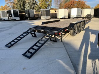New 2025 Southland 24’ Flatbed 3-7000lb axles =21K Dovetail Trailer Fold Up Ramps