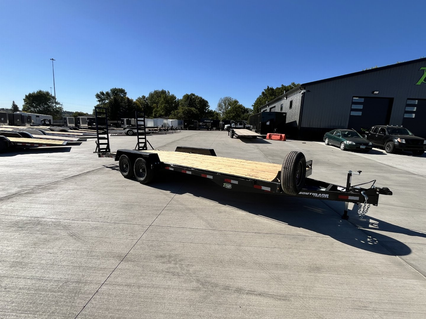 New 2025 Southland 22’=20 flat +2ft dovetail Flatbed 2-5200lb axles =10K  Trailer with Fold Up Ramps