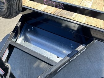 New 2025 Southland 22’=20 flat +2ft dovetail Flatbed 2-5200lb axles =10K  Trailer with Fold Up Ramps