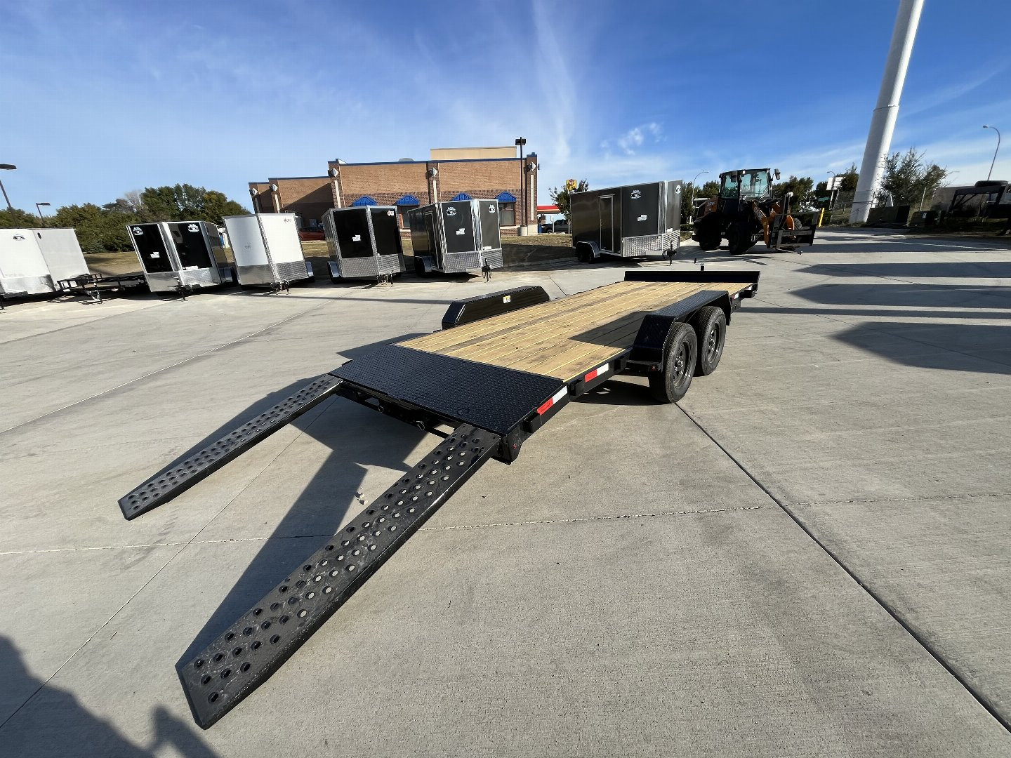 New NEW 2025 H&H 18’ flatbed Trailer 2-3500 lb axles=7K, dovetail, EASY Rear Slide In Ramps
