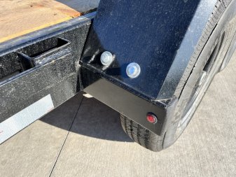 New 2025 Southland 24’ Flatbed 3-7000lb axles =21K Dovetail Trailer Fold Up Ramps