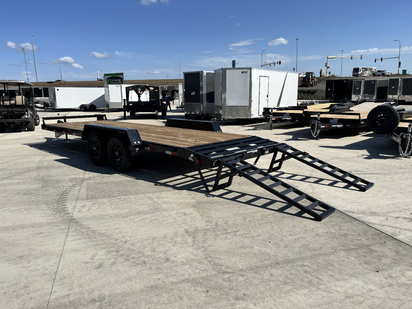 New 2025 Southland 22’ Flatbed 2-7000lb axles =14K Dovetail Trailer Fold Up Ramps