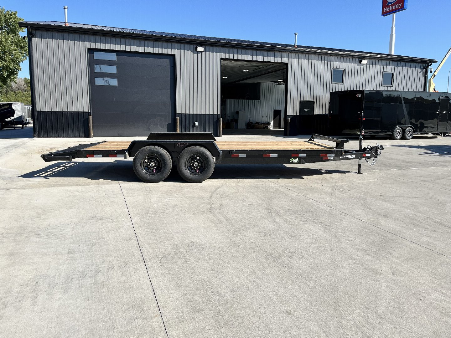 New 2025 Southland 20’ Flatbed 2-7000lb axles = 14K Dovetail Trailer Aluminum Slide In Ramps