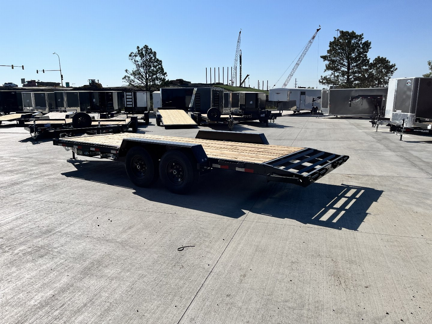 New 2025 Southland 20’ Flatbed 2-7000lb axles = 14K Dovetail Trailer Aluminum Slide In Ramps