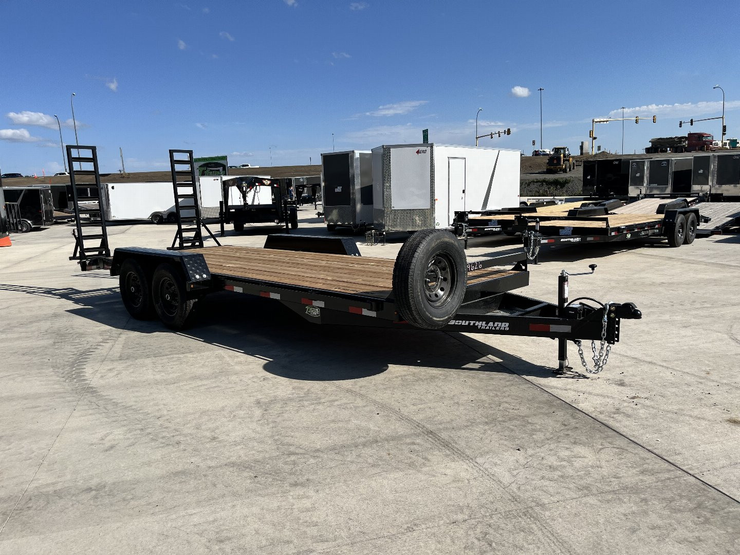 New 2025 Southland 20’ Flatbed 2-7000lb axles =14K Dovetail Trailer Fold Up Ramps
