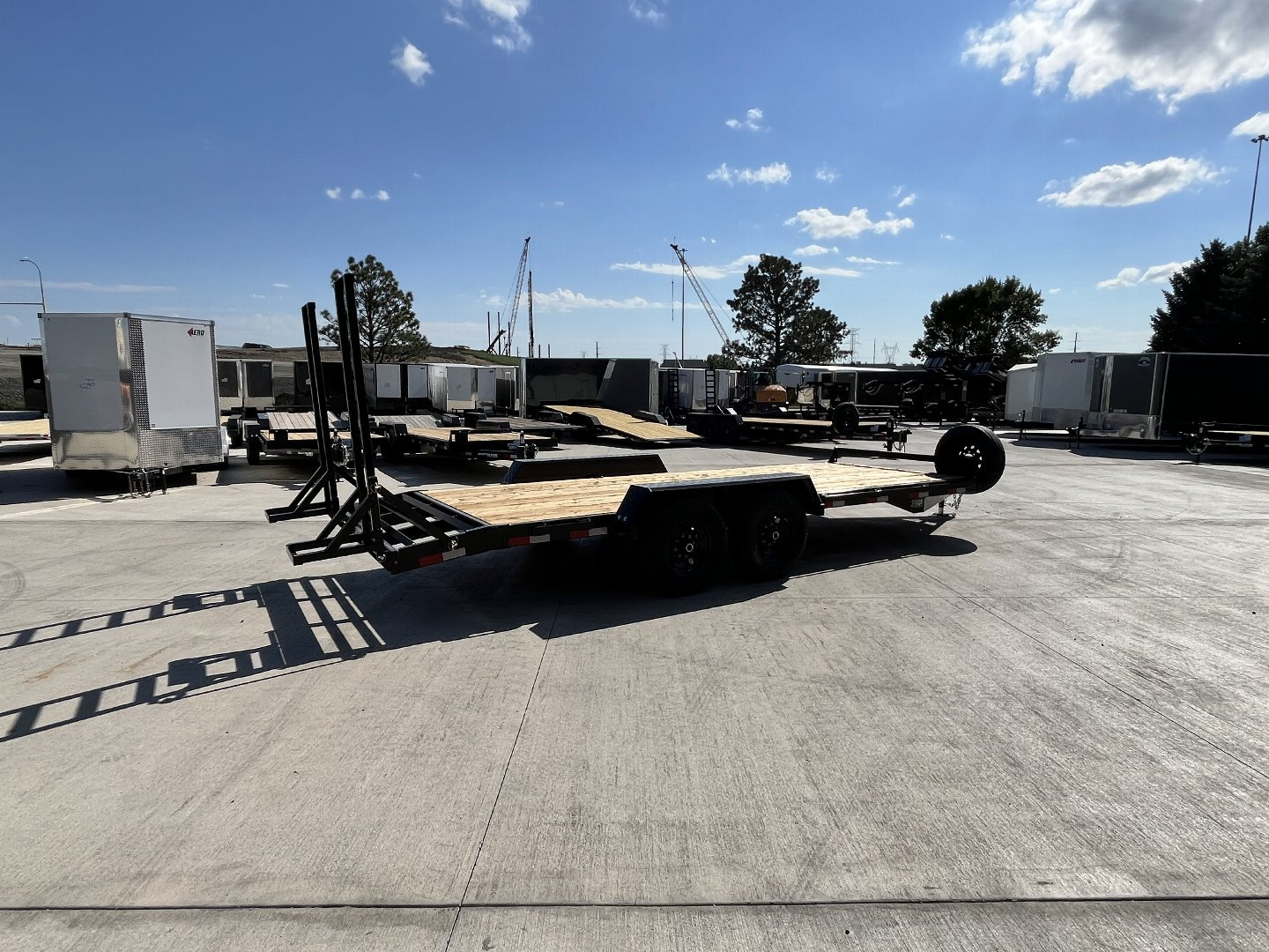 New 2025 Southland 20’ Flatbed 2-7000lb axles =14K Dovetail Trailer Fold Up Ramps