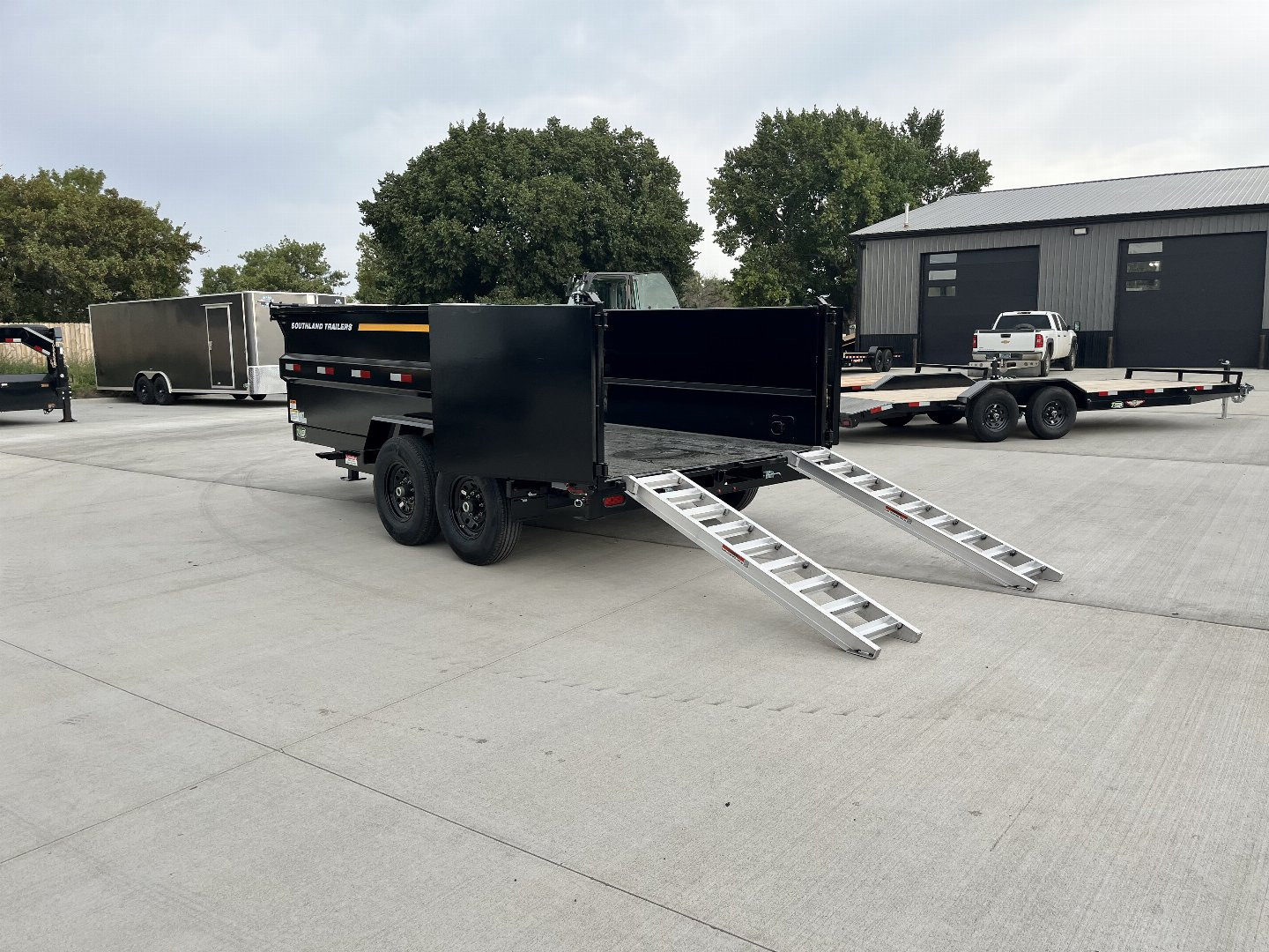 New RARE HUGE DISCOUNT NEW 2026 Southland 14ft Low Profile HIGH SIDE Dump Trailer 2-7000 lb axles = 14K with Ramps and TARP