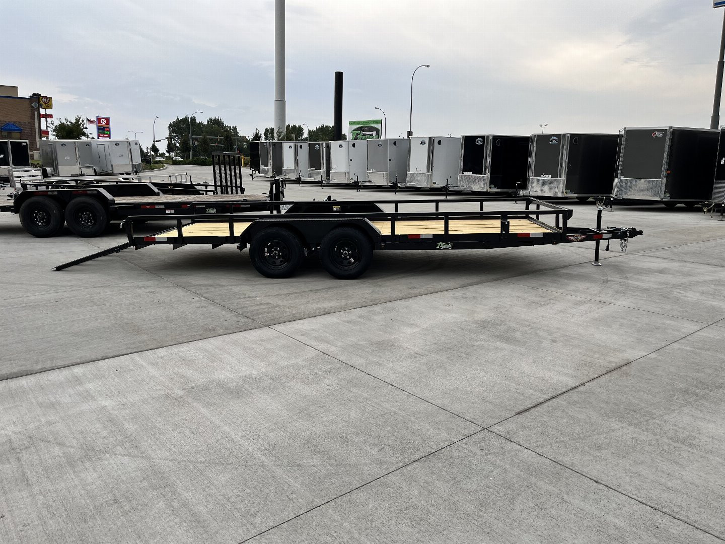 New NEW 2025 H&H 82"x18' Flatbed 2-3500lb axles = 7K Railside Utility