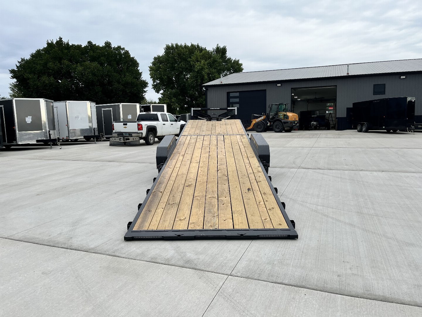 New 2025 H&H Trailers 30 gsneck 14K pwr tilt Gooseneck Bodies