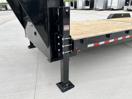 New 2025 H&H Trailers 30 gsneck 14K pwr tilt Gooseneck Bodies