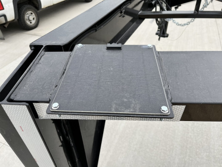 New 2025 H&H Trailers 30 gsneck 14K pwr tilt Gooseneck Bodies