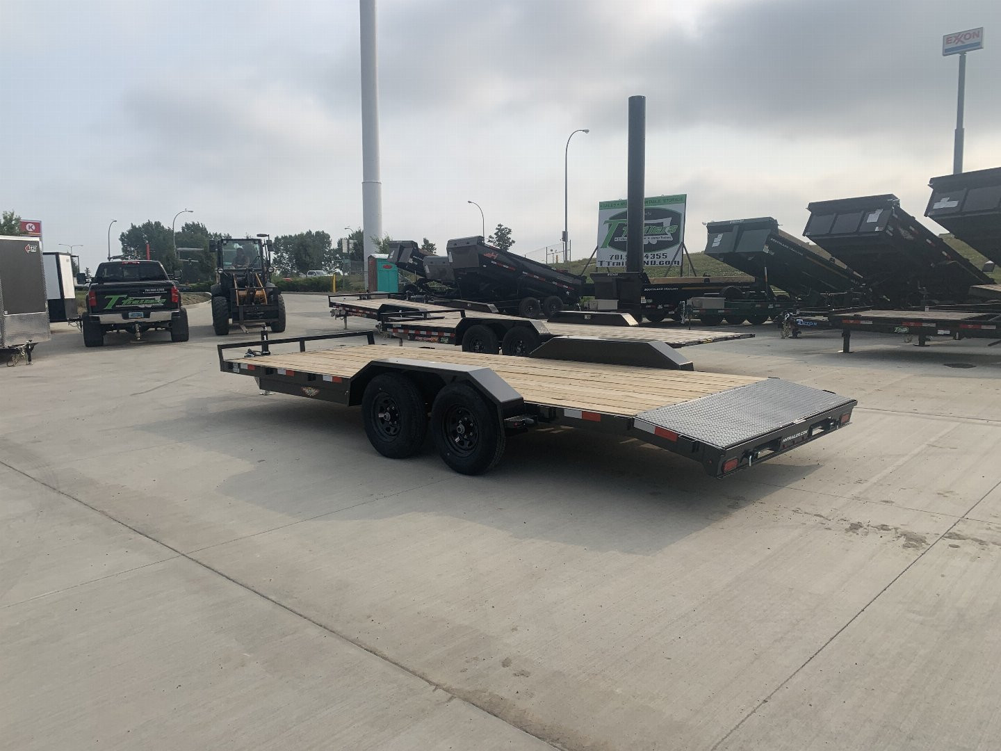 New NEW 2024 H&H 20’ flatbed Drive Over Fender Trailer 2-5200 lb axles=10K, dovetail, Rear Slide In Ramps