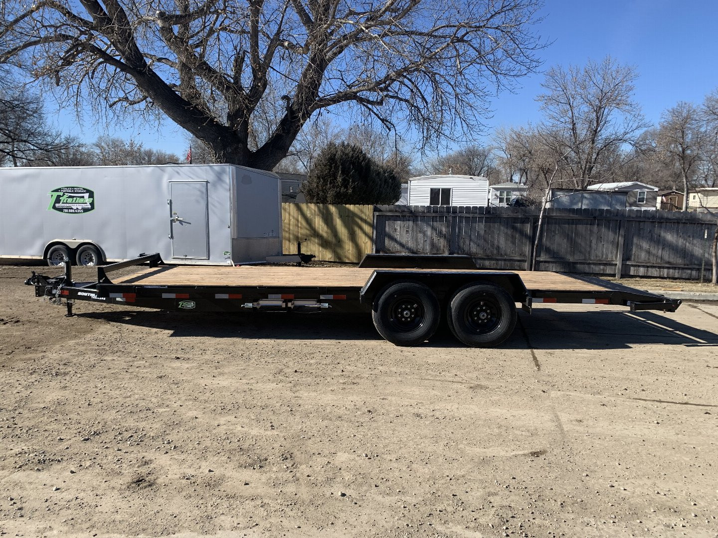 New 2024 Southland 22’ Flatbed 2-7000lb axles = 14K Dovetail Trailer with ALUMINUM Slide In Ramps