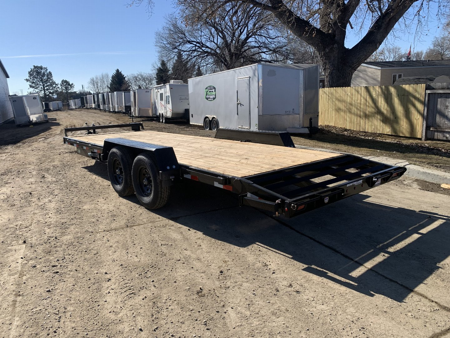 New 2024 Southland 22’ Flatbed 2-7000lb axles = 14K Dovetail Trailer with ALUMINUM Slide In Ramps