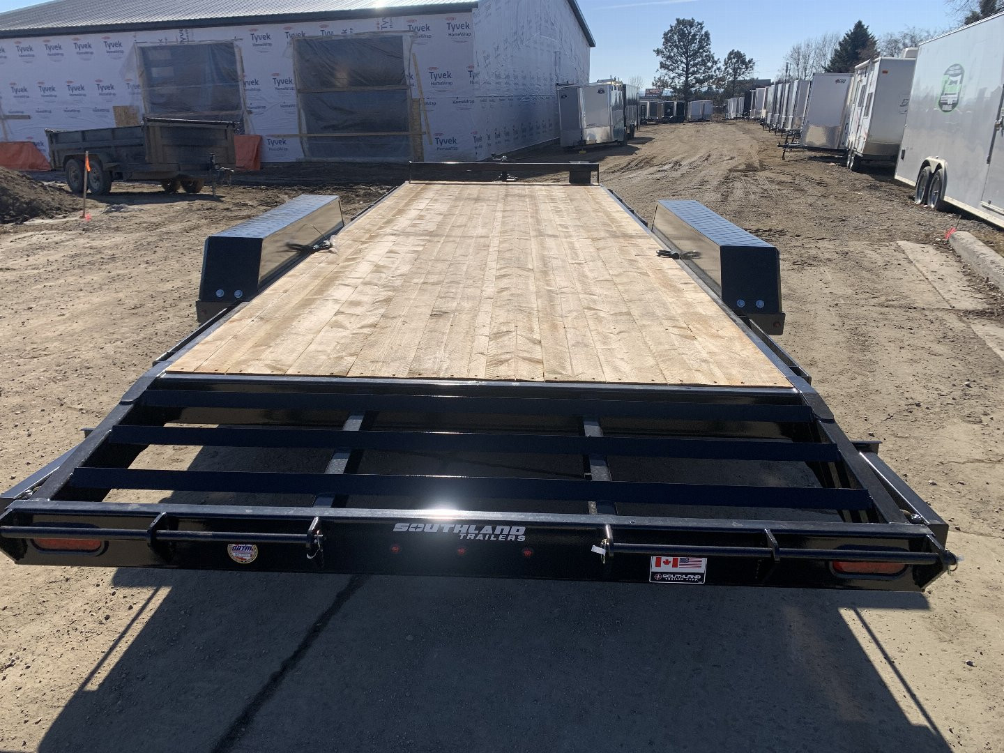 New 2024 Southland 22’ Flatbed 2-7000lb axles = 14K Dovetail Trailer with ALUMINUM Slide In Ramps